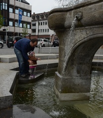 Playing the fountain3